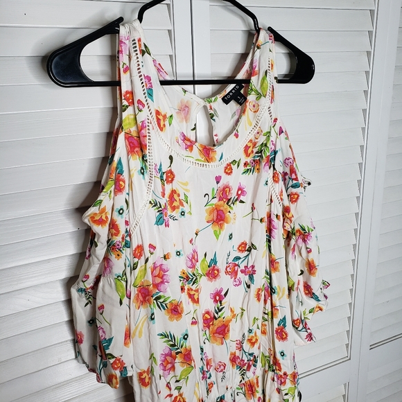 Torrid Floral Print Cold Shoulder Ruffle Romper 1X - Picture 6 of 16